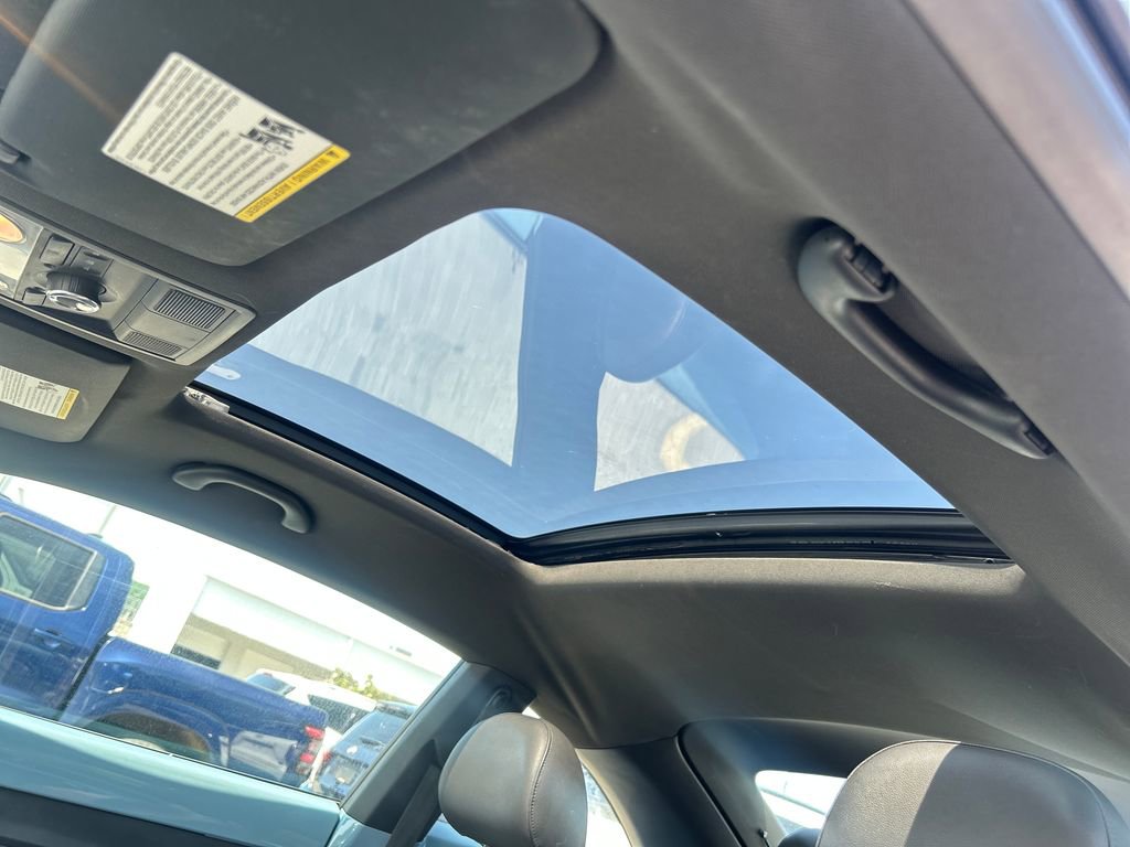 Used 2013 Volkswagen Beetle 2.5 FWD image 10