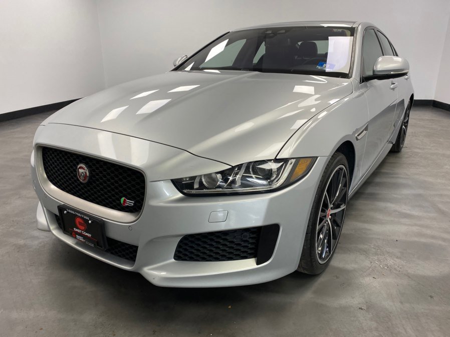 Used 2018 Jaguar XE S image 2
