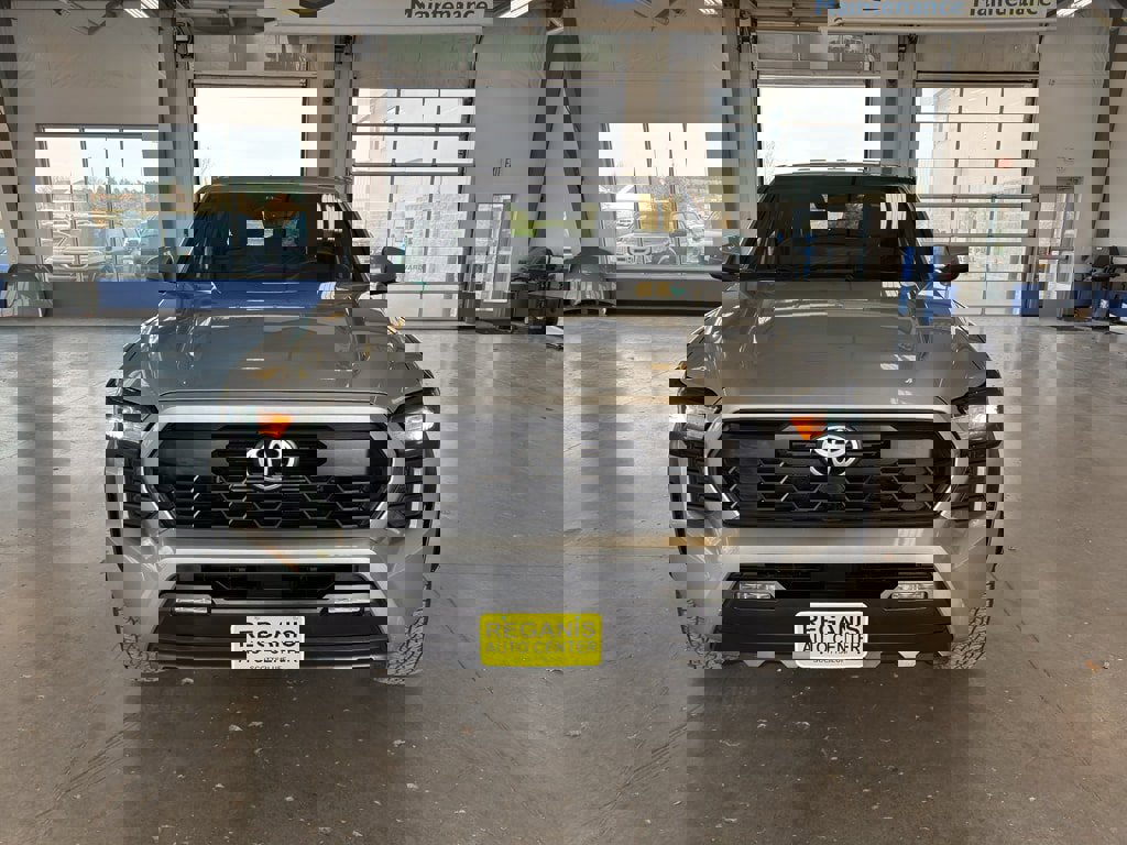 Used 2024 Toyota Tacoma TRD Off-Road image 8