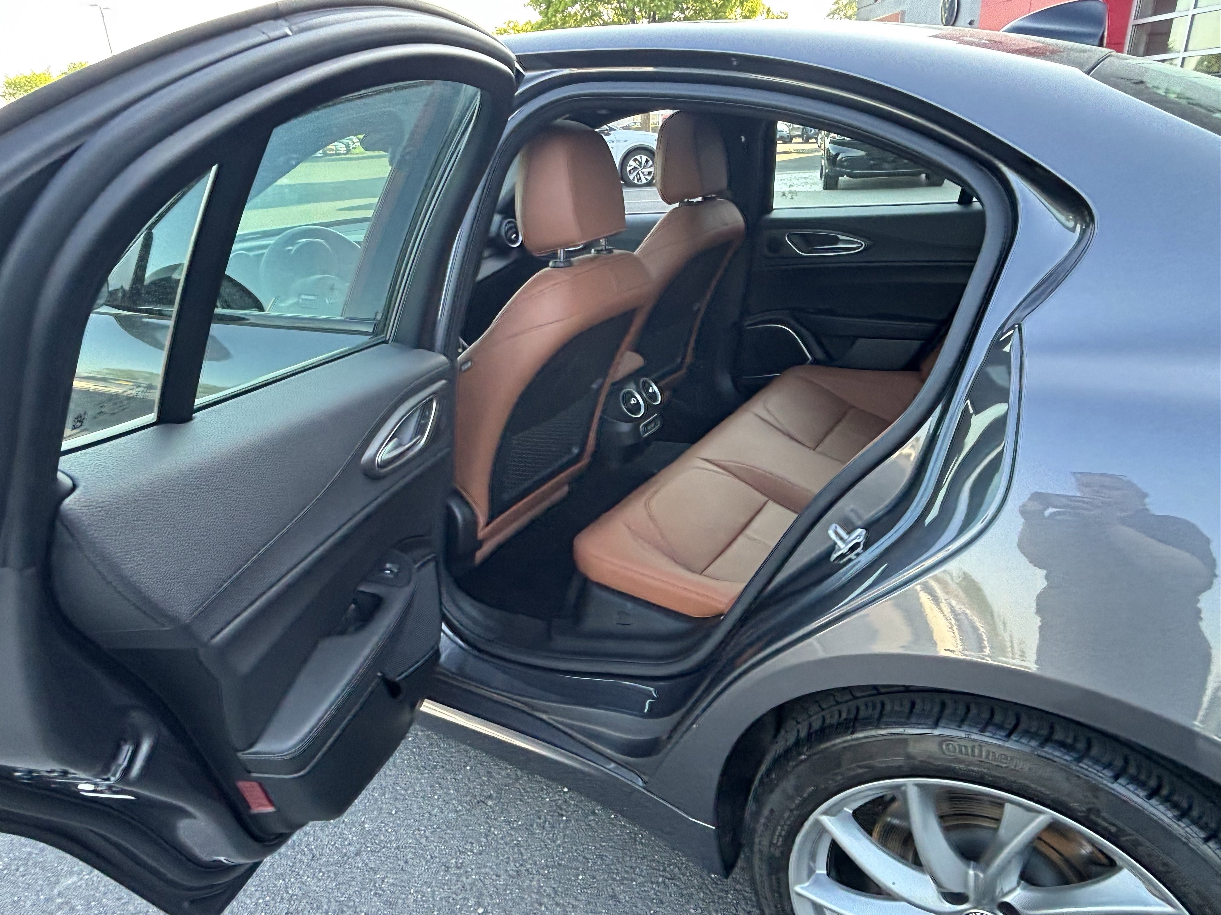 Certified 2023 Alfa Romeo Giulia Ti AWD/4WD image 28