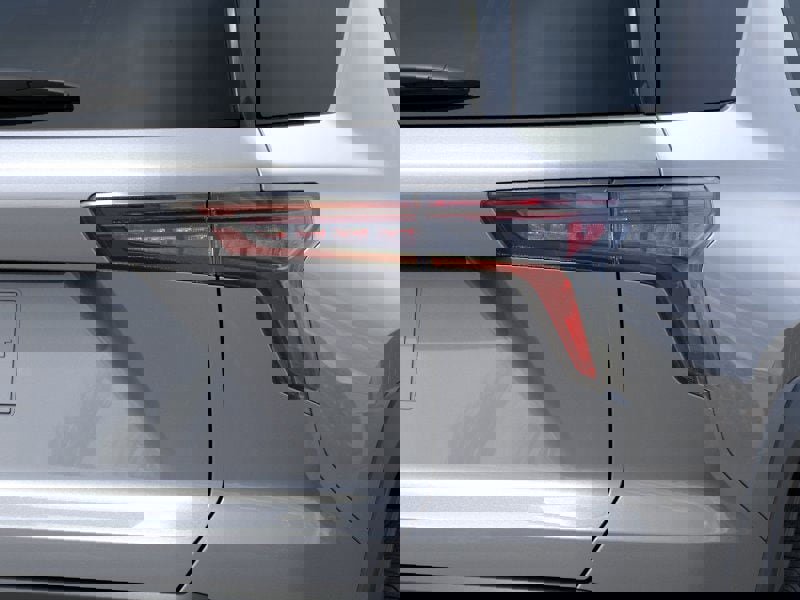 New 2025 Chevrolet Equinox LT w/ Convenience Package II image 23