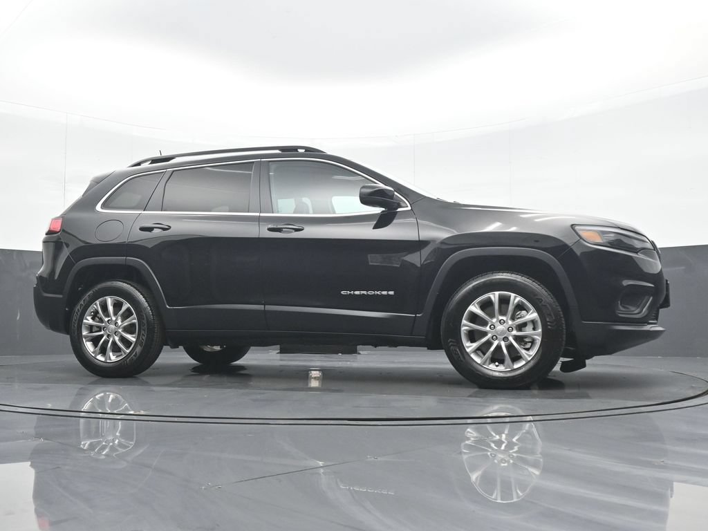 Used 2022 Jeep Cherokee Latitude Lux w/ Sun & Sound Group AWD/4WD image 31