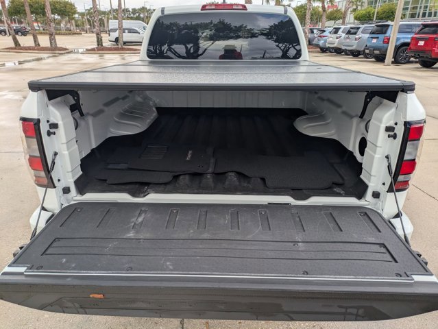 Used 2024 Nissan Frontier SV image 16