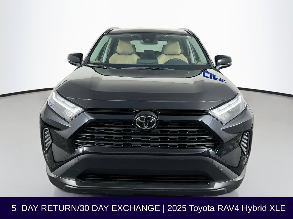 Used 2025 Toyota RAV4 XLE AWD/4WD image 3