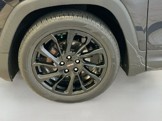 Used 2024 GMC Terrain SLE w/ Driver Convenience Package FWD image 30