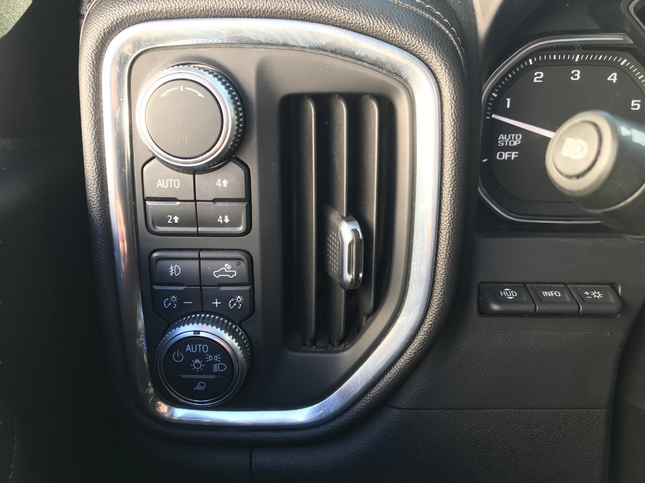Used 2019 GMC Sierra 1500 Denali w/ Technology Package image 19