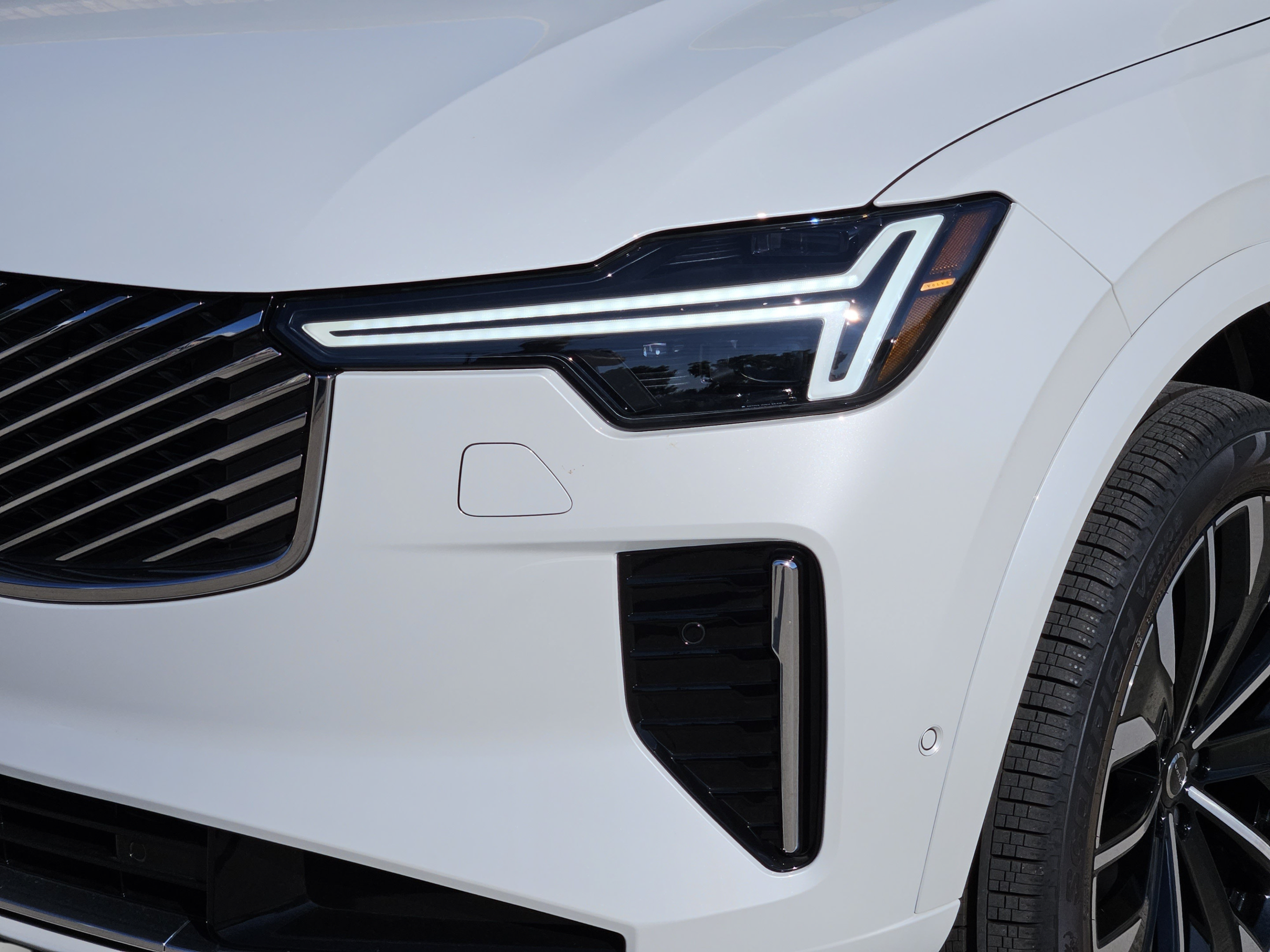 New 2026 Volvo XC90 B5 Plus w/ Protection Package Premier AWD/4WD image 30