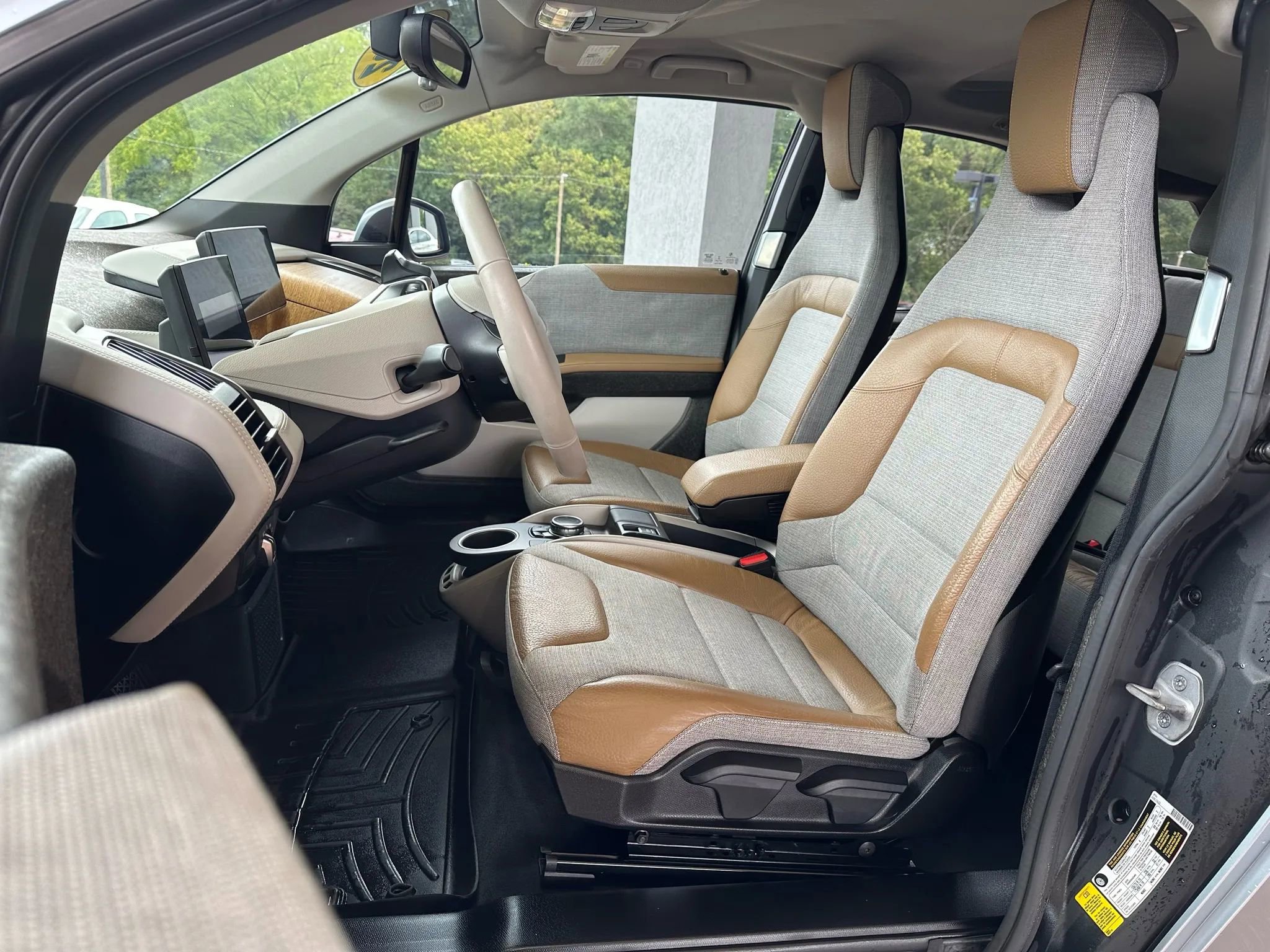 Used 2014 BMW i3 Hatchback 4D image 8