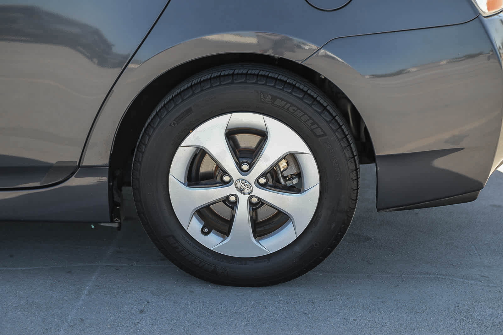 Used 2013 Toyota Prius Three w/ Solar Roof Pkg FWD image 11