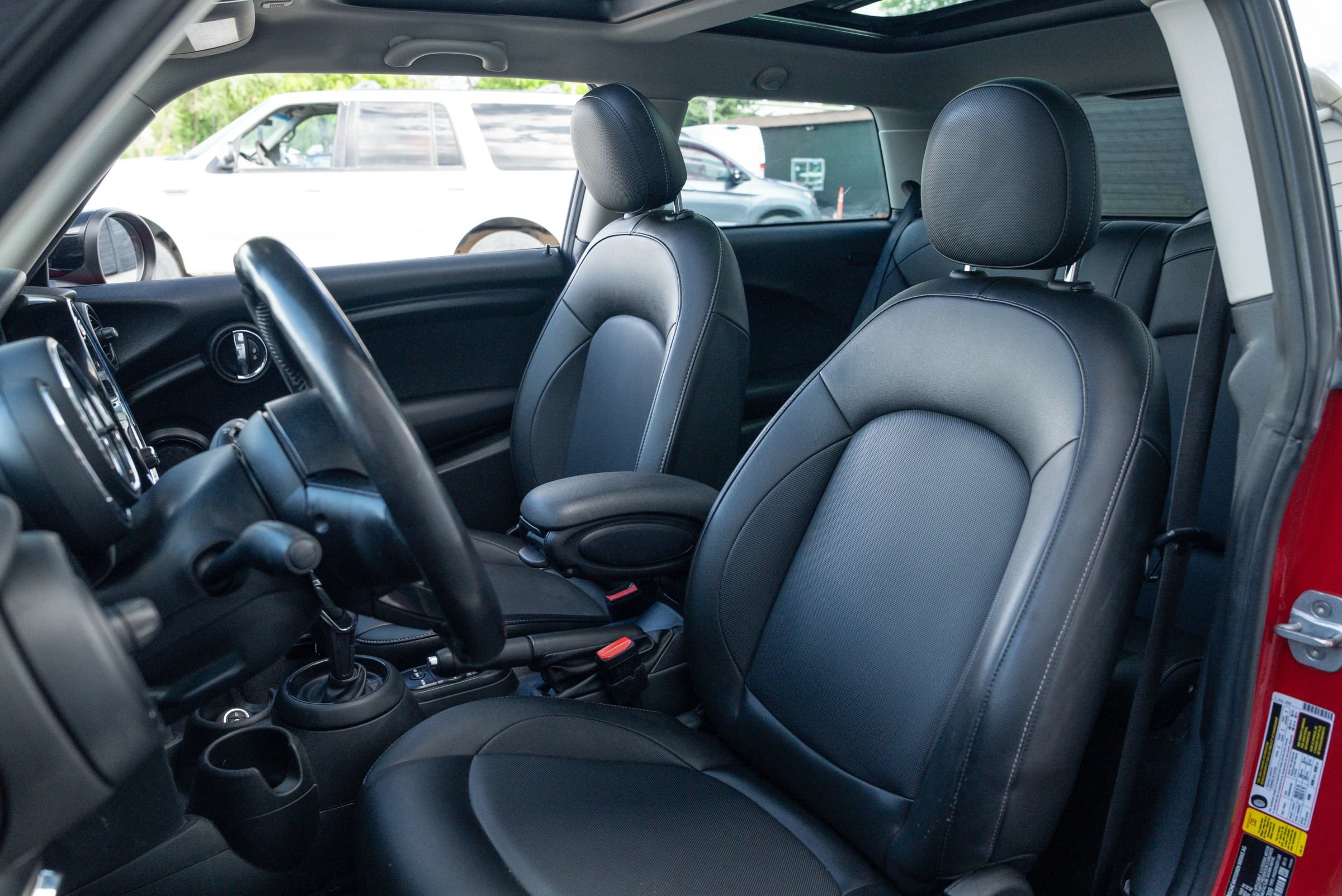 Used 2020 MINI Cooper 2-Door Hardtop FWD image 17