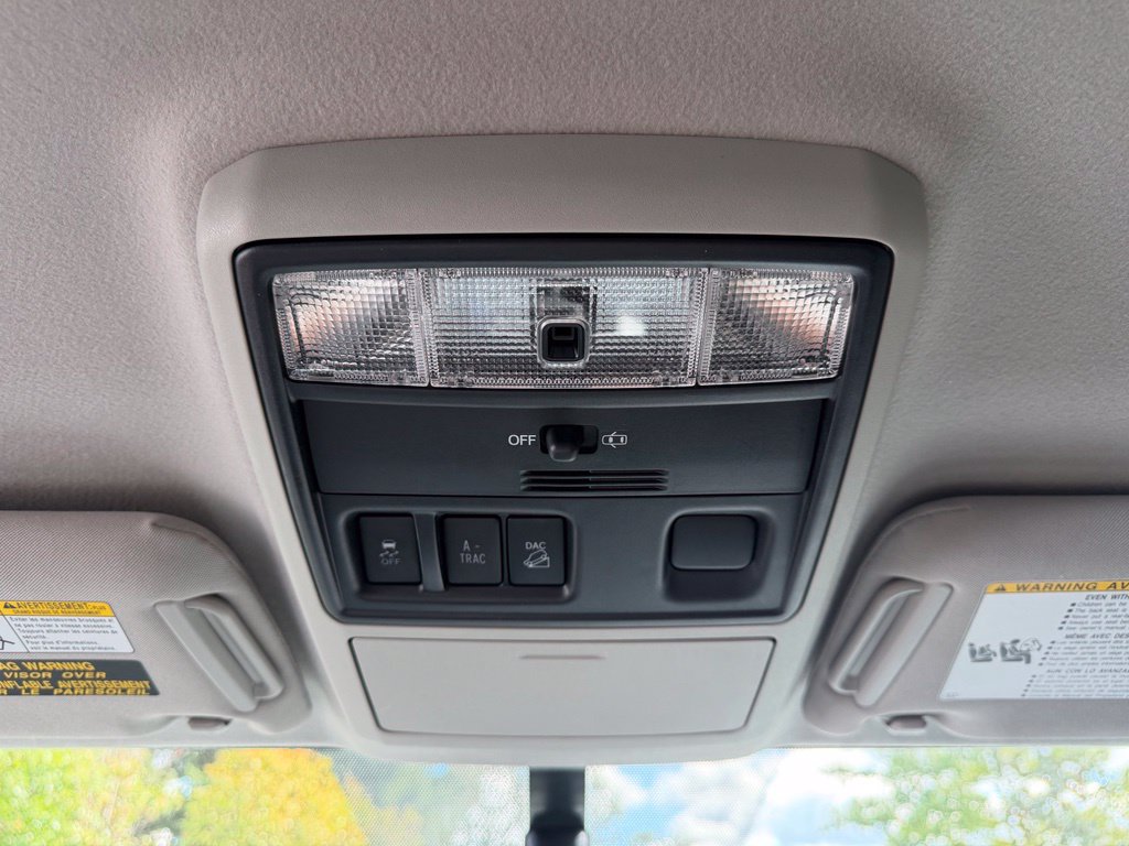 Used 2018 Toyota 4Runner SR5 AWD/4WD image 27