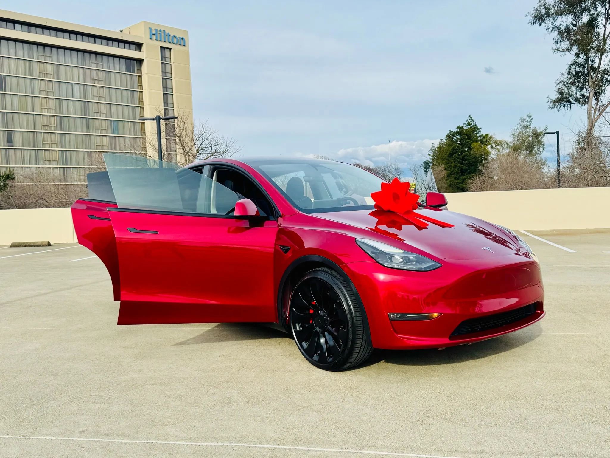 Used 2024 Tesla Model Y Performance image 35
