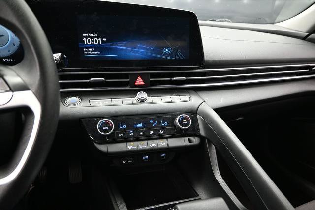 Used 2024 Hyundai Elantra SEL FWD image 31