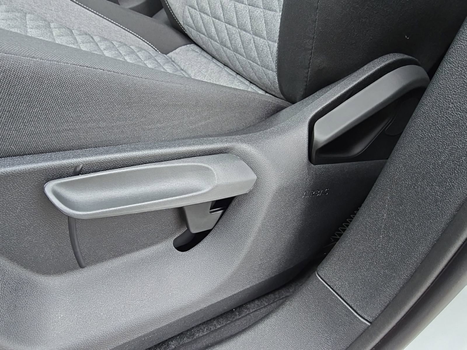 New 2026 Volkswagen Tiguan S AWD/4WD image 16