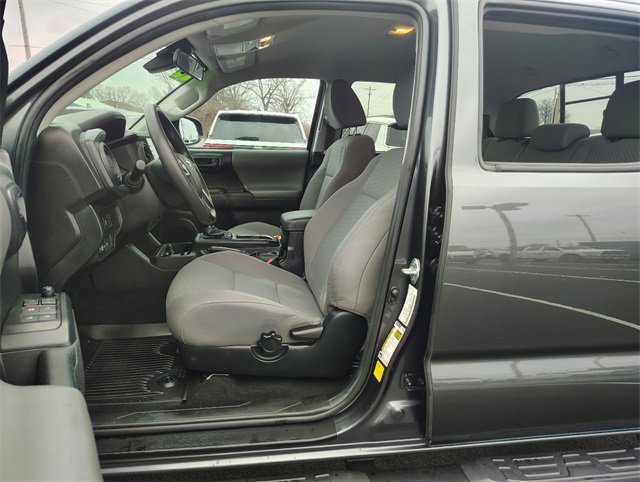 Used 2022 Toyota Tacoma SR5 image 2