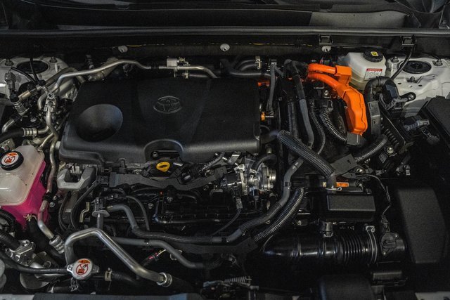 Used 2024 Toyota RAV4 SE image 21