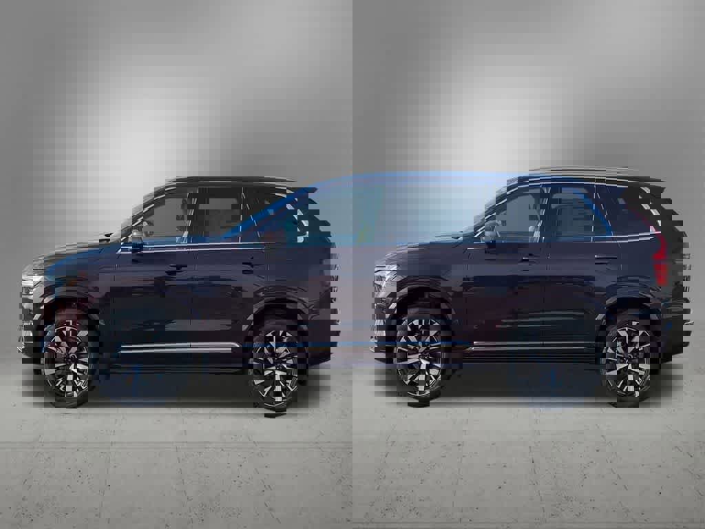 New 2026 Volvo XC90 B5 Core w/ Protection Package Premier image 3