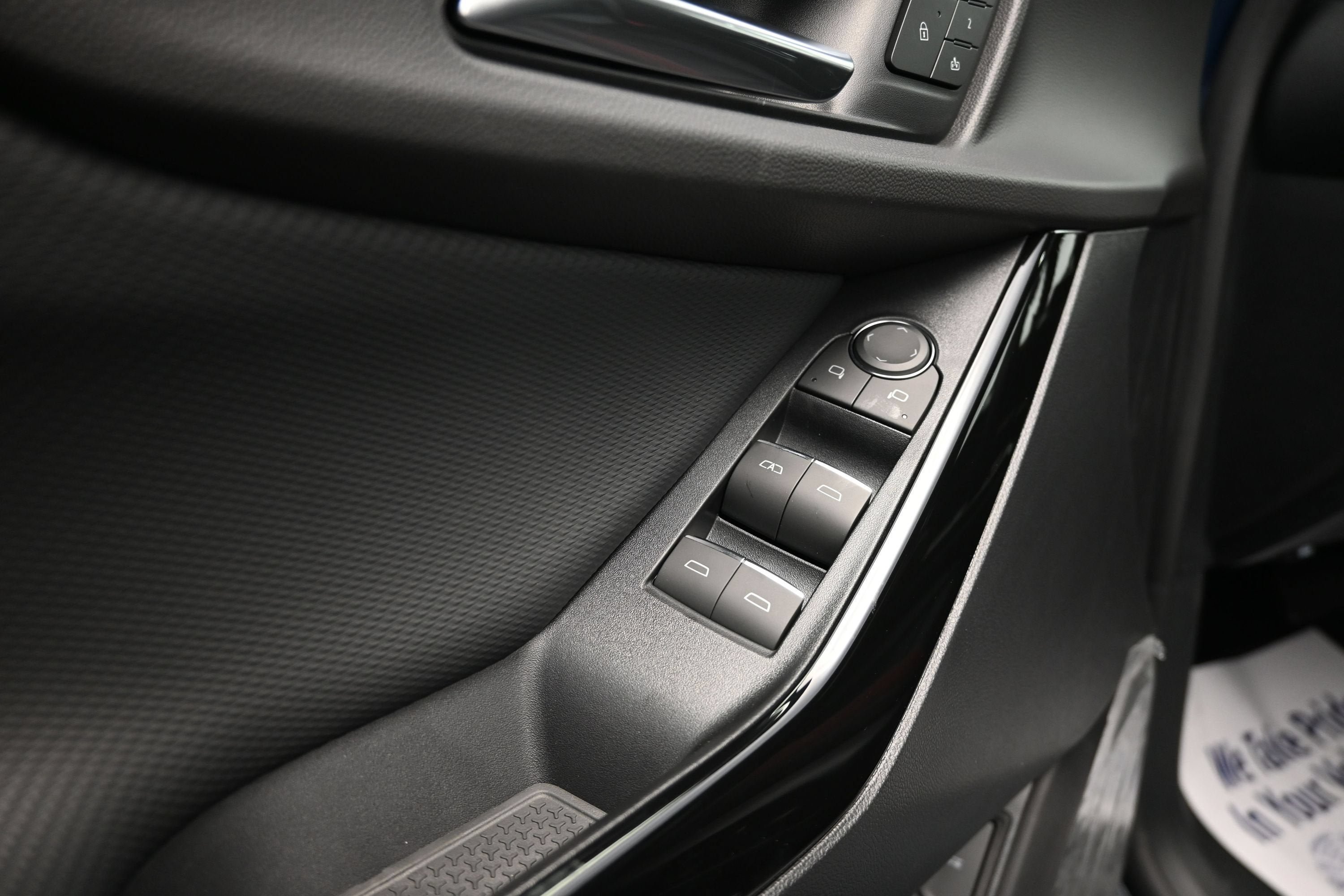 New 2027 Chevrolet Equinox RS w/ Convenience Package III FWD image 27