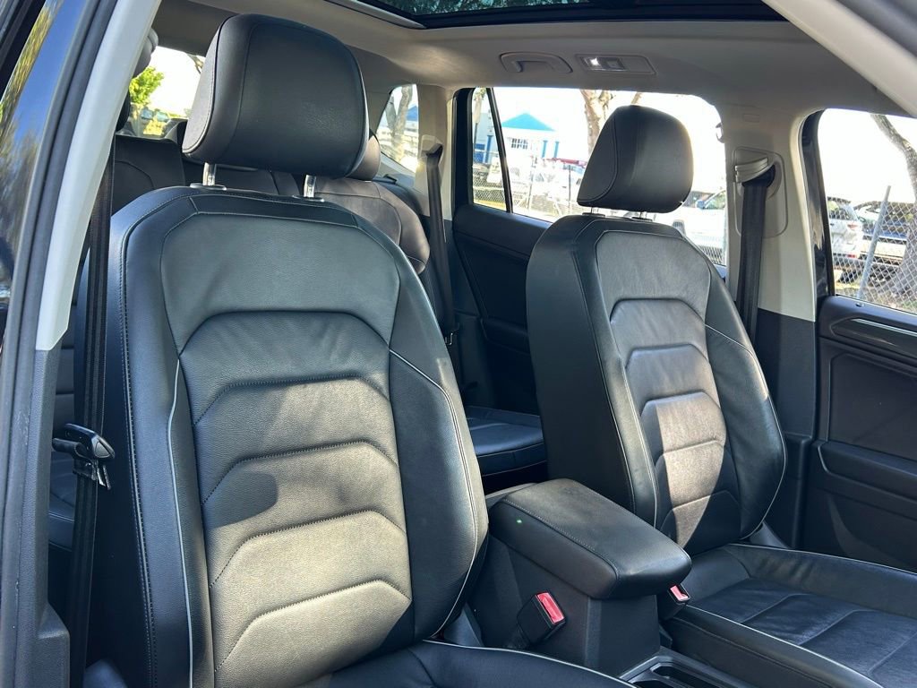 Used 2018 Volkswagen Tiguan SEL Premium image 40