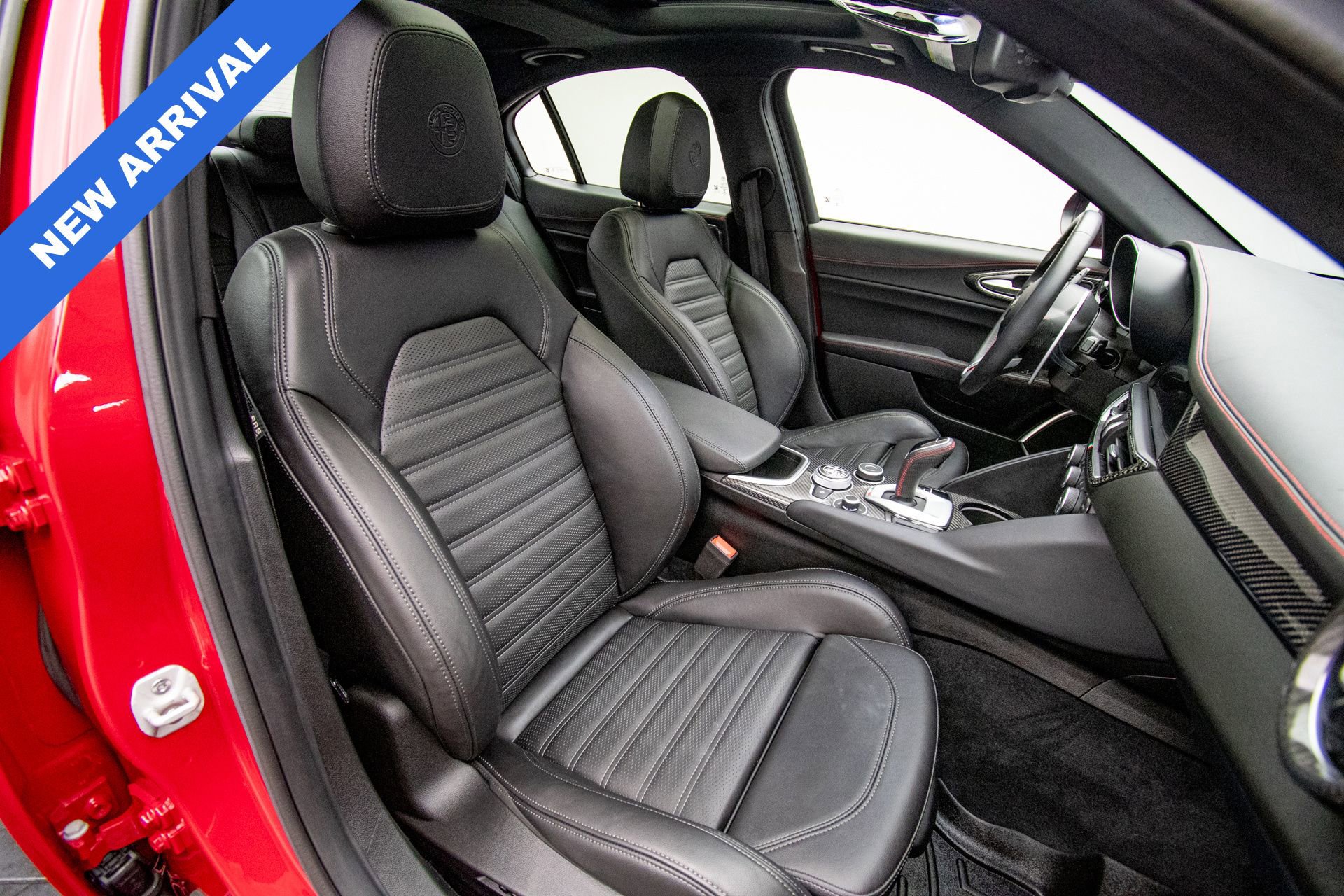 Used 2023 Alfa Romeo Giulia Estrema image 15