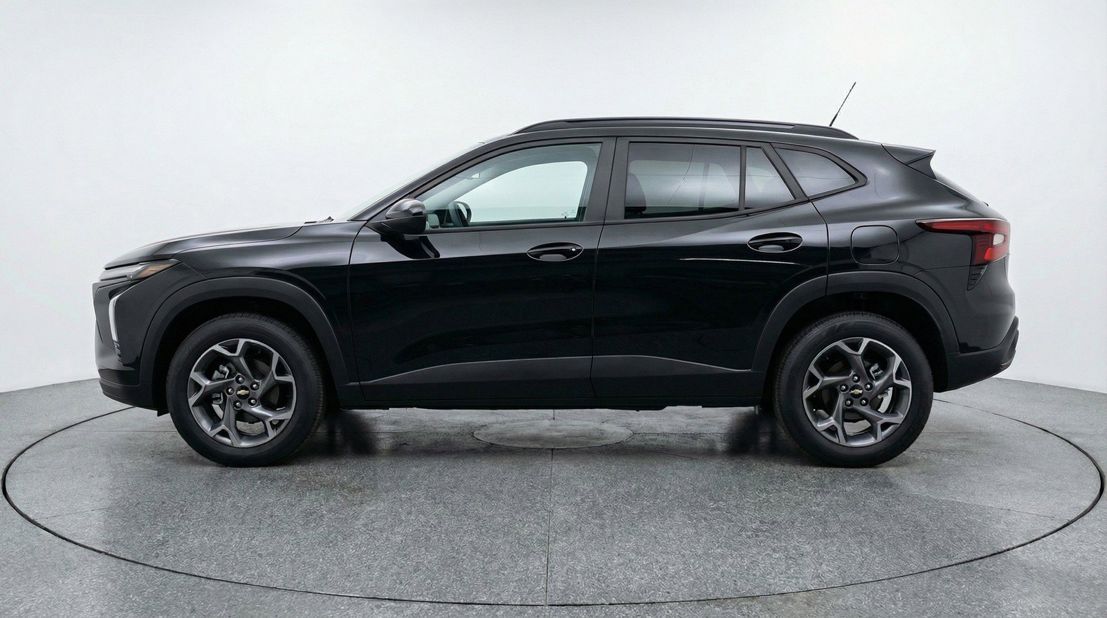 Used 2025 Chevrolet Trax LT image 5