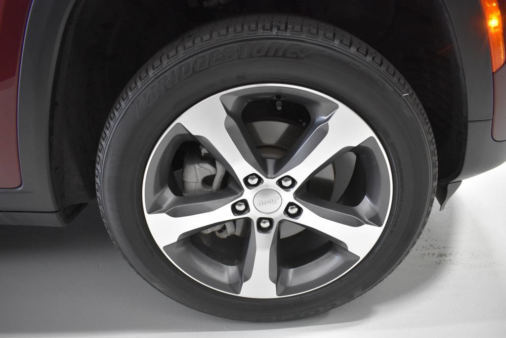Used 2024 Jeep Grand Cherokee Limited RWD image 10