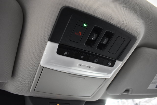 Used 2022 Nissan Pathfinder SV w/ SV Premium Package AWD/4WD image 39