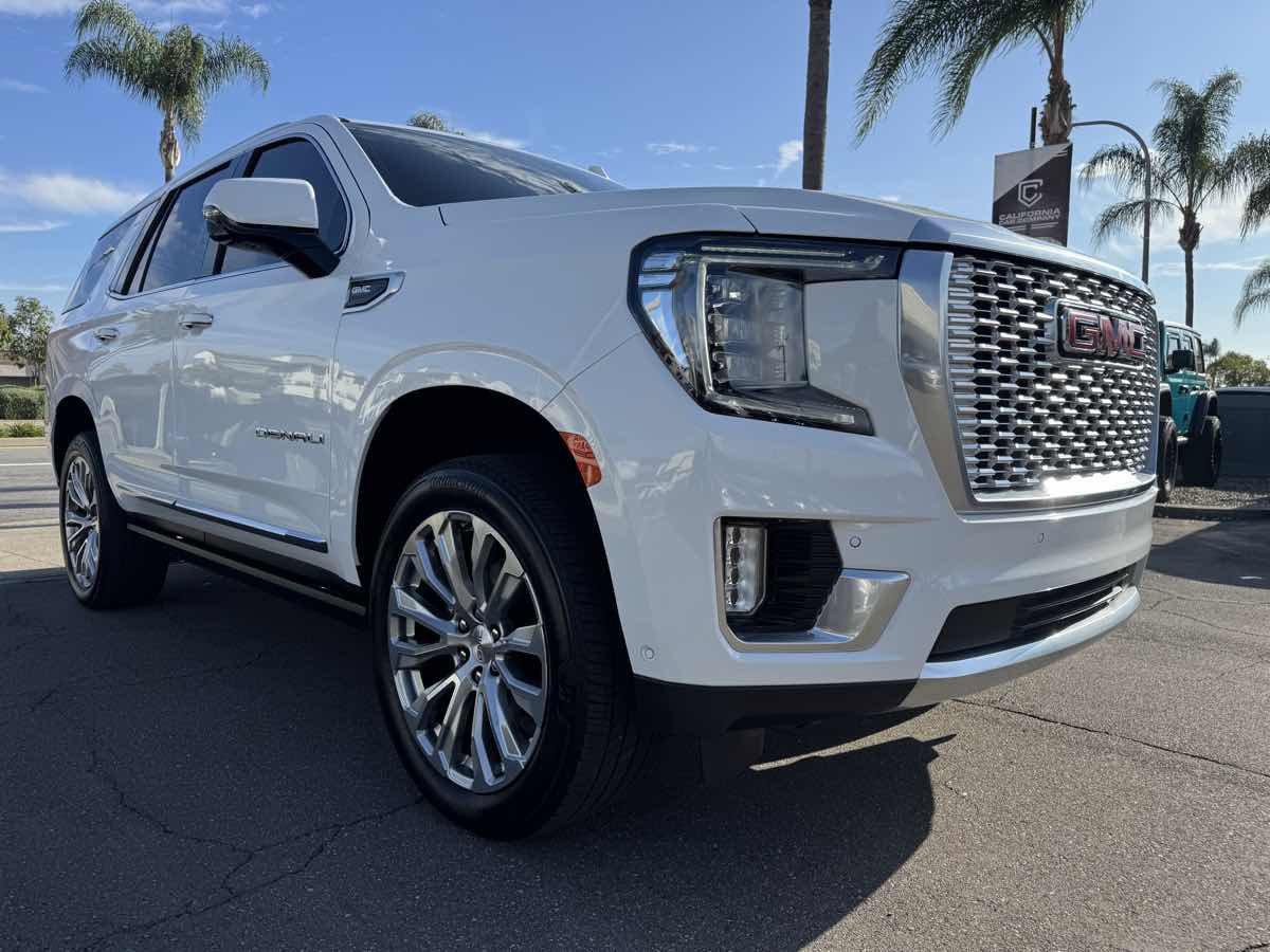 Used 2024 GMC Yukon Denali w/ Advanced Technology Package image 9