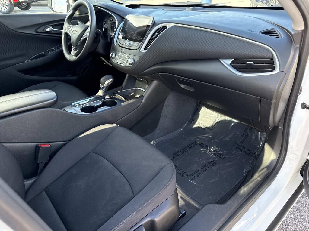 Used 2023 Chevrolet Malibu LT image 28