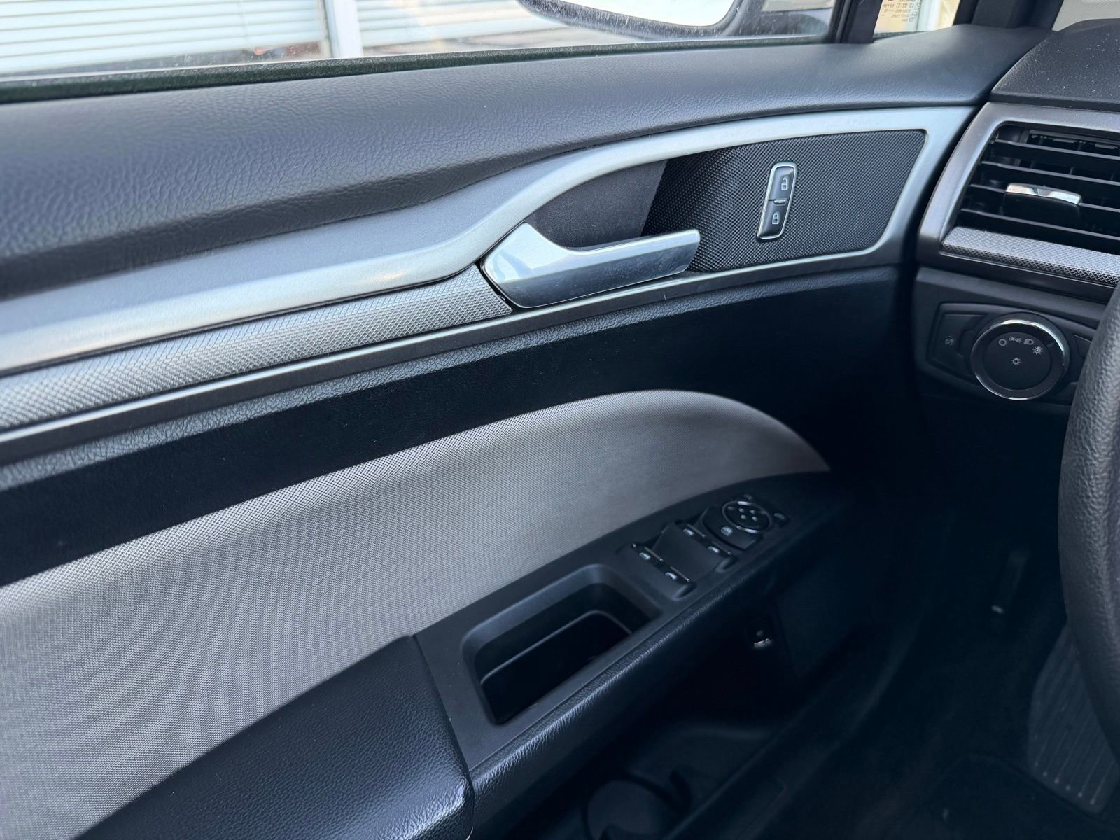 Used 2018 Ford Fusion S image 14