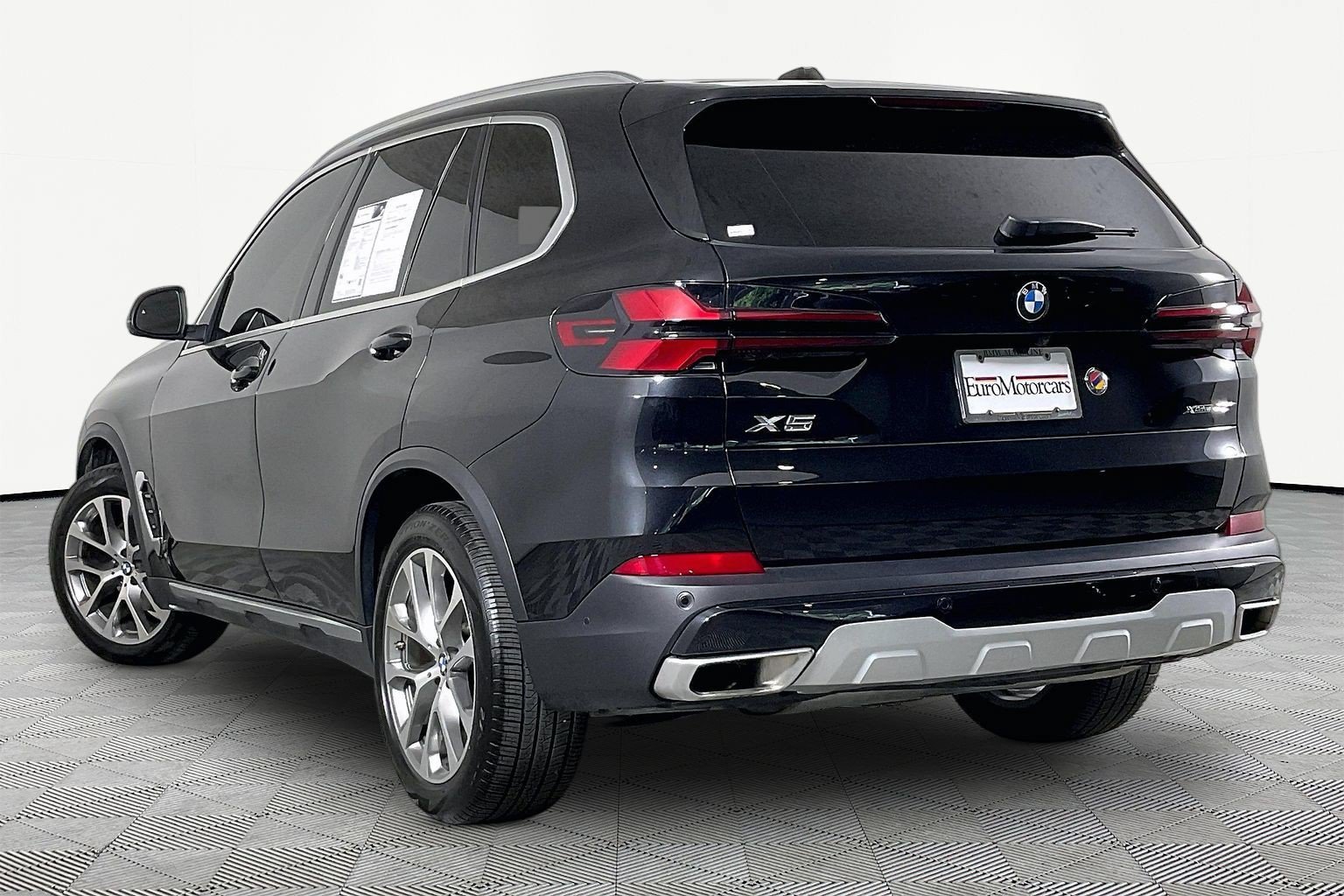 Certified 2025 BMW X5 xDrive40i w/ Premium Package AWD/4WD image 5