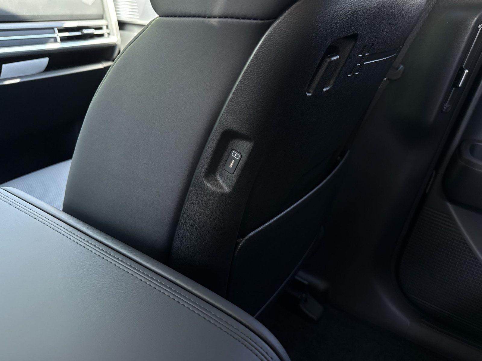 New 2027 Hyundai Santa Fe SEL FWD image 24
