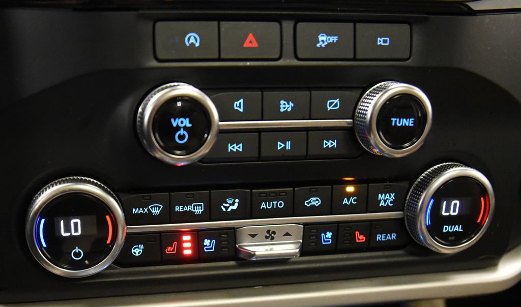 Used 2024 Ford Expedition Limited AWD/4WD image 23