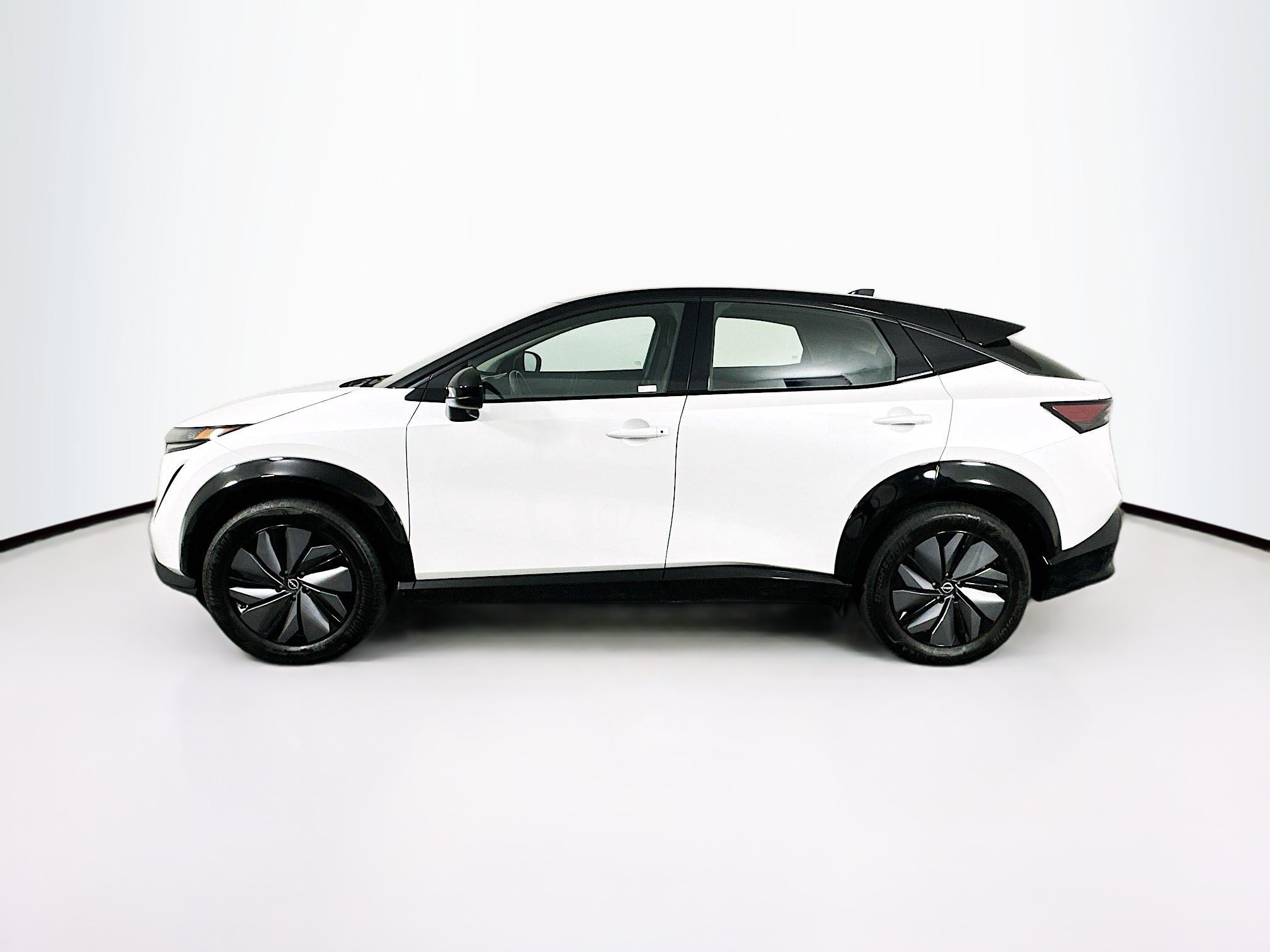Used 2024 Nissan Ariya AWD image 4