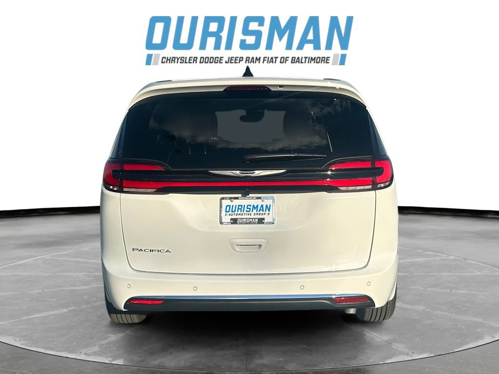 New 2026 Chrysler Pacifica Select image 5