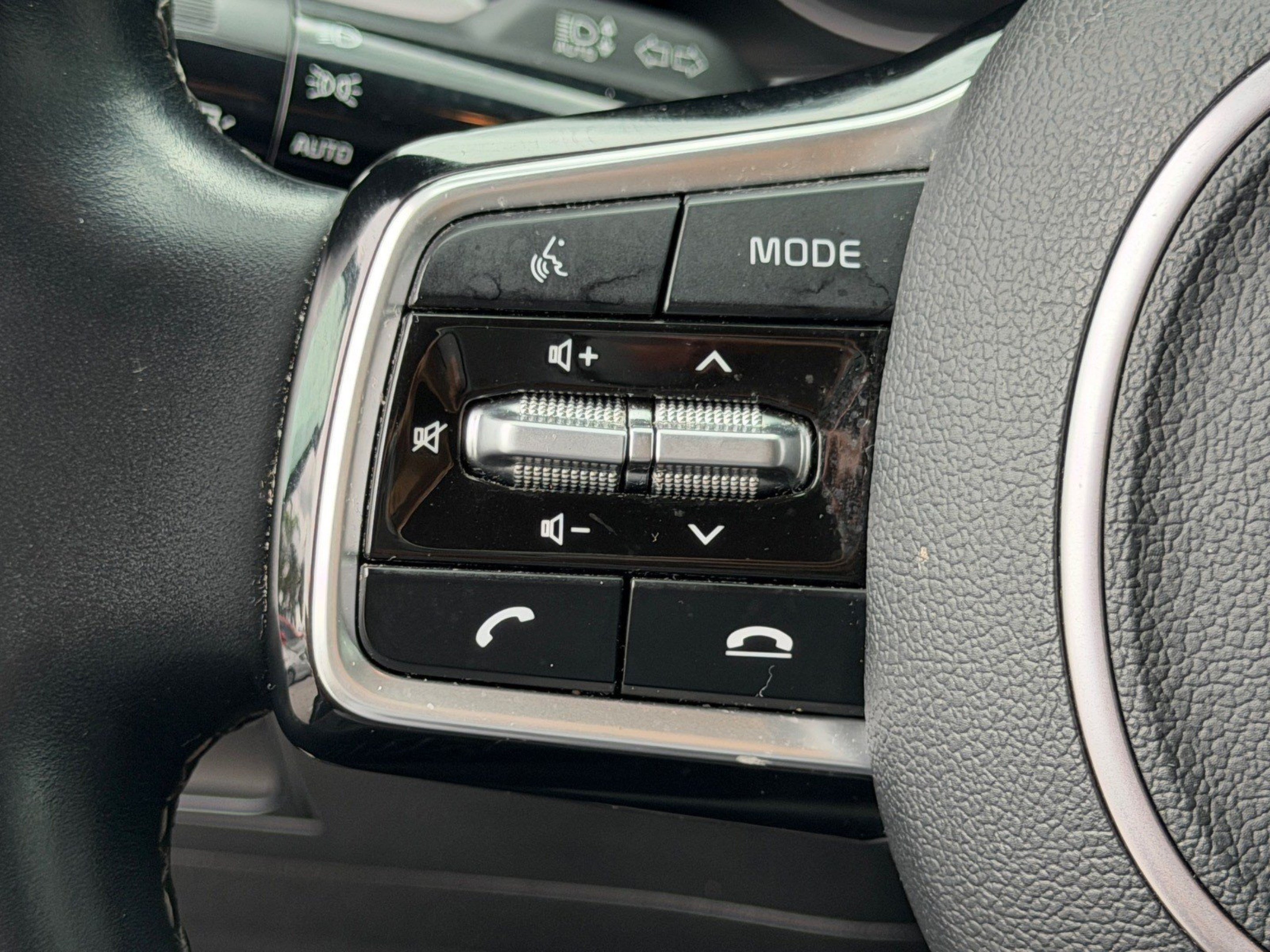 Certified 2023 Kia Sorento S FWD image 40