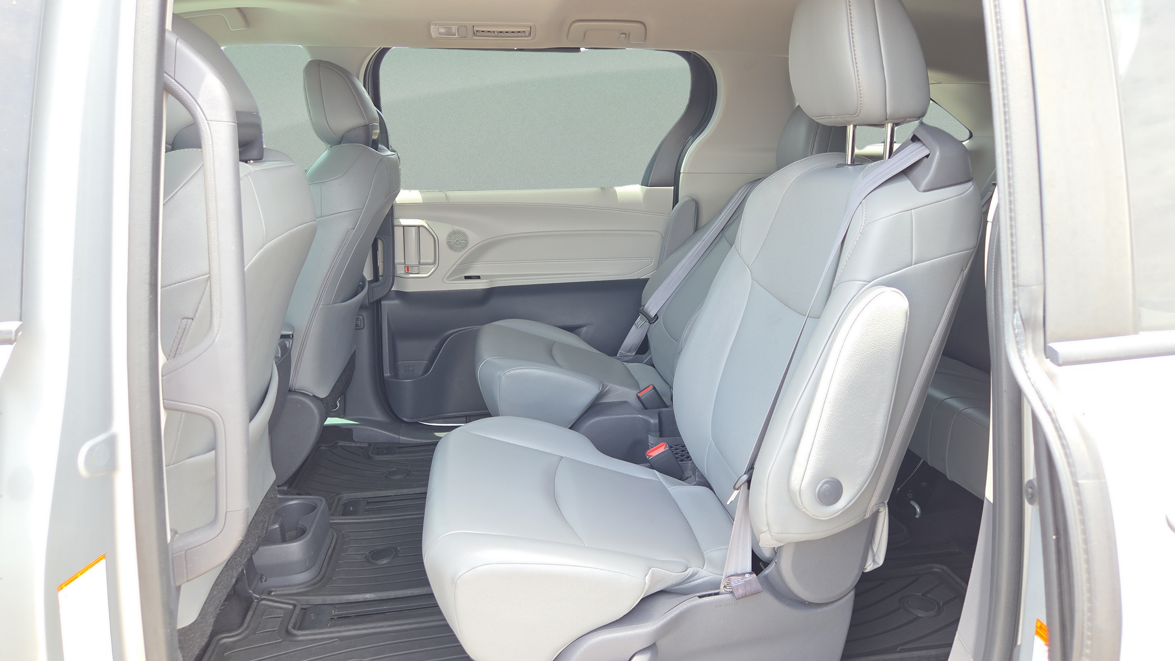 Certified 2021 Toyota Sienna XLE FWD image 11