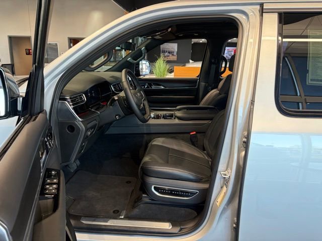 New 2026 Jeep Grand Wagoneer L Summit w/ Premium Group III image 9
