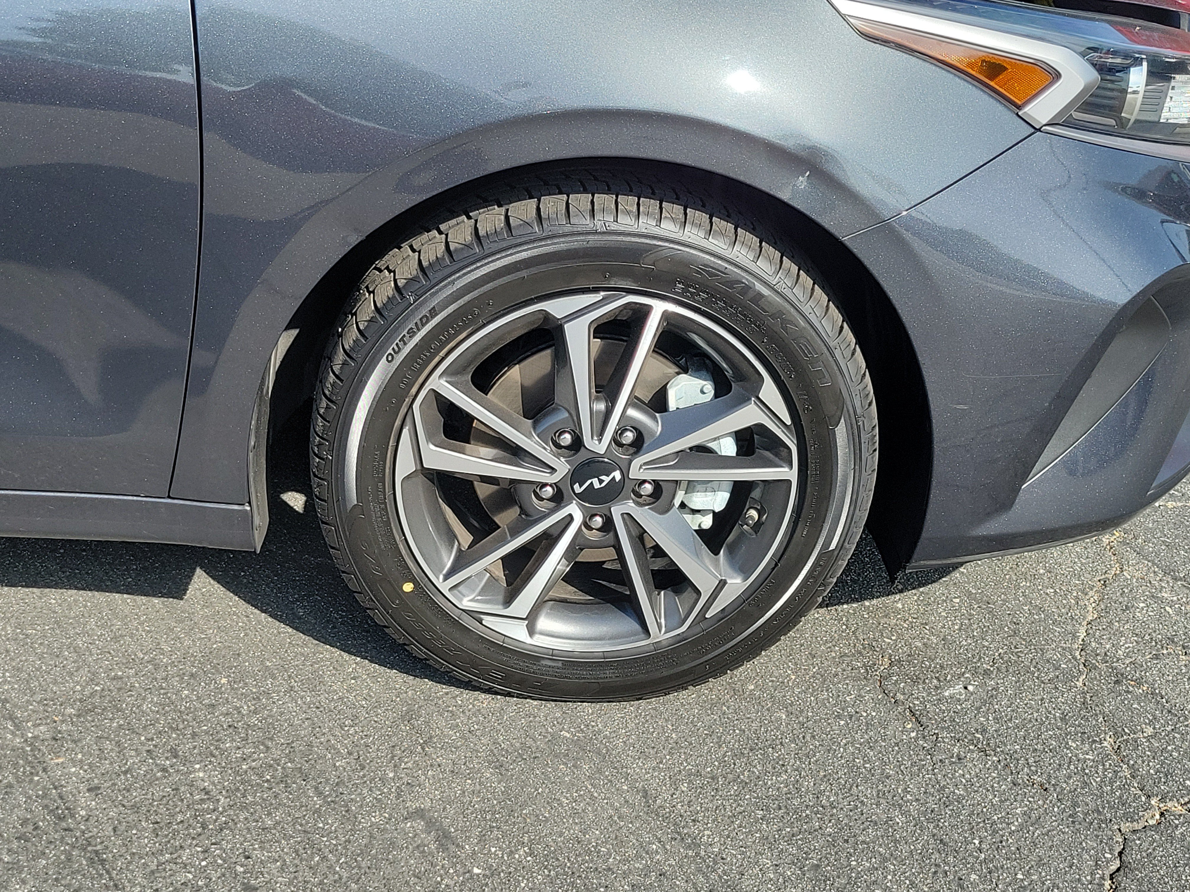 Used 2022 Kia Forte LXS FWD image 13