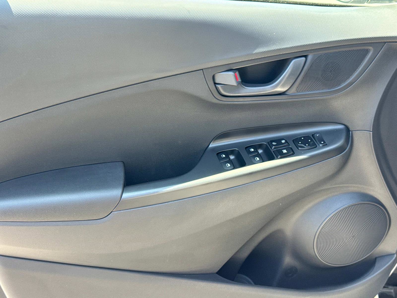 Used 2022 Hyundai Kona SEL image 17