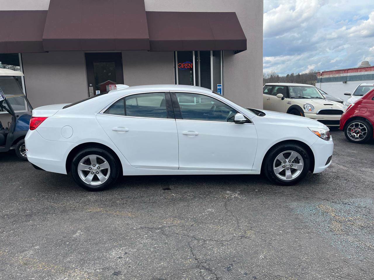Used 2015 Chevrolet Malibu LT image 4