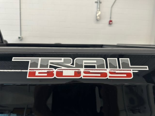 Used 2022 Chevrolet Silverado 1500 LT Trail Boss w/ LT Trail Boss Premium Package AWD/4WD image 19