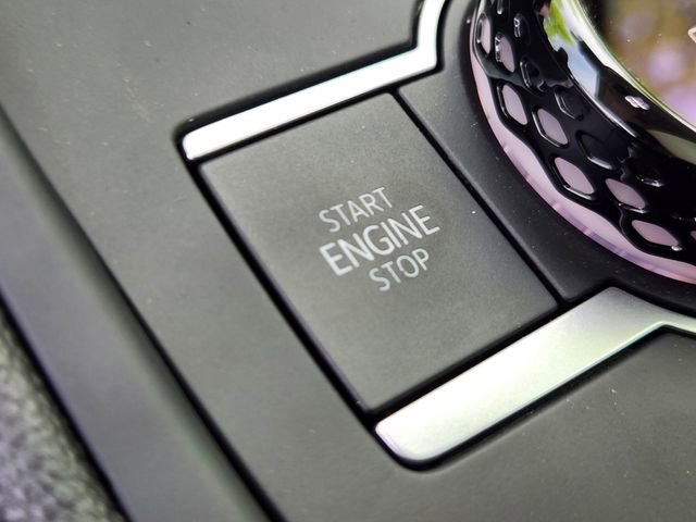 New 2026 Volkswagen Tiguan SE image 18