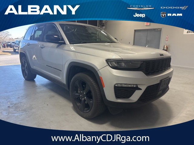 Used 2024 Jeep Grand Cherokee Limited w/ Black Appearance Package image 1