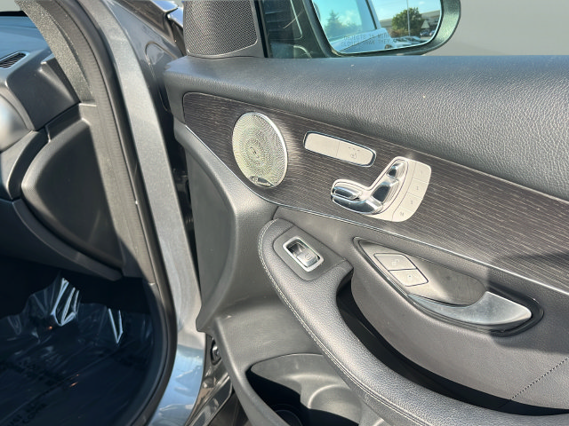 Used 2021 Mercedes-Benz GLC 300 4MATIC image 15