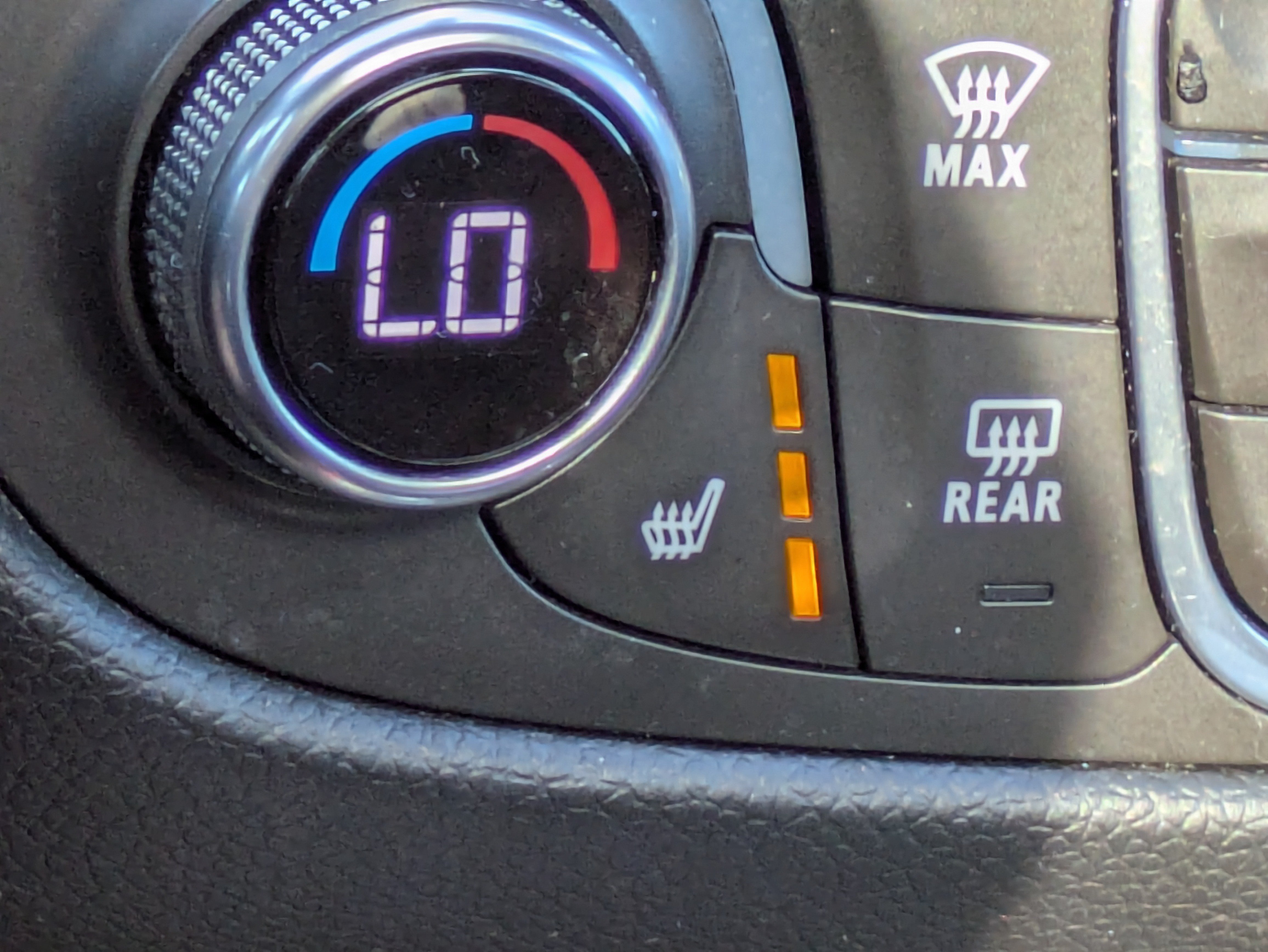 Used 2018 Chevrolet Equinox LT FWD image 27