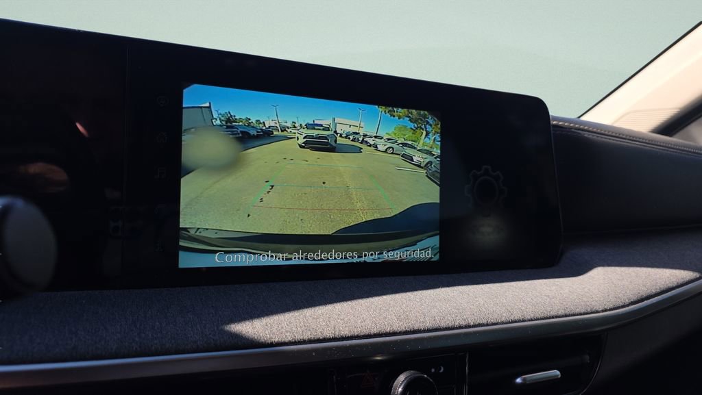Used 2025 Nissan Kicks SV image 25