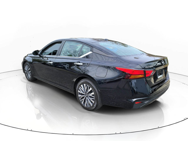 Used 2023 Nissan Altima 2.5 SV image 3
