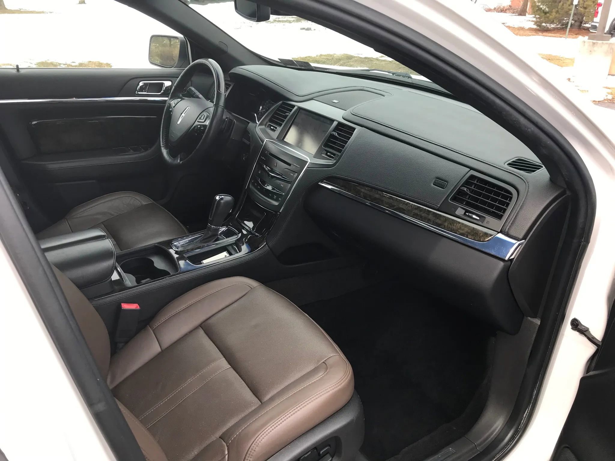 Used 2014 Lincoln MKS Sedan 4D w/ Equipment Group 101A image 50