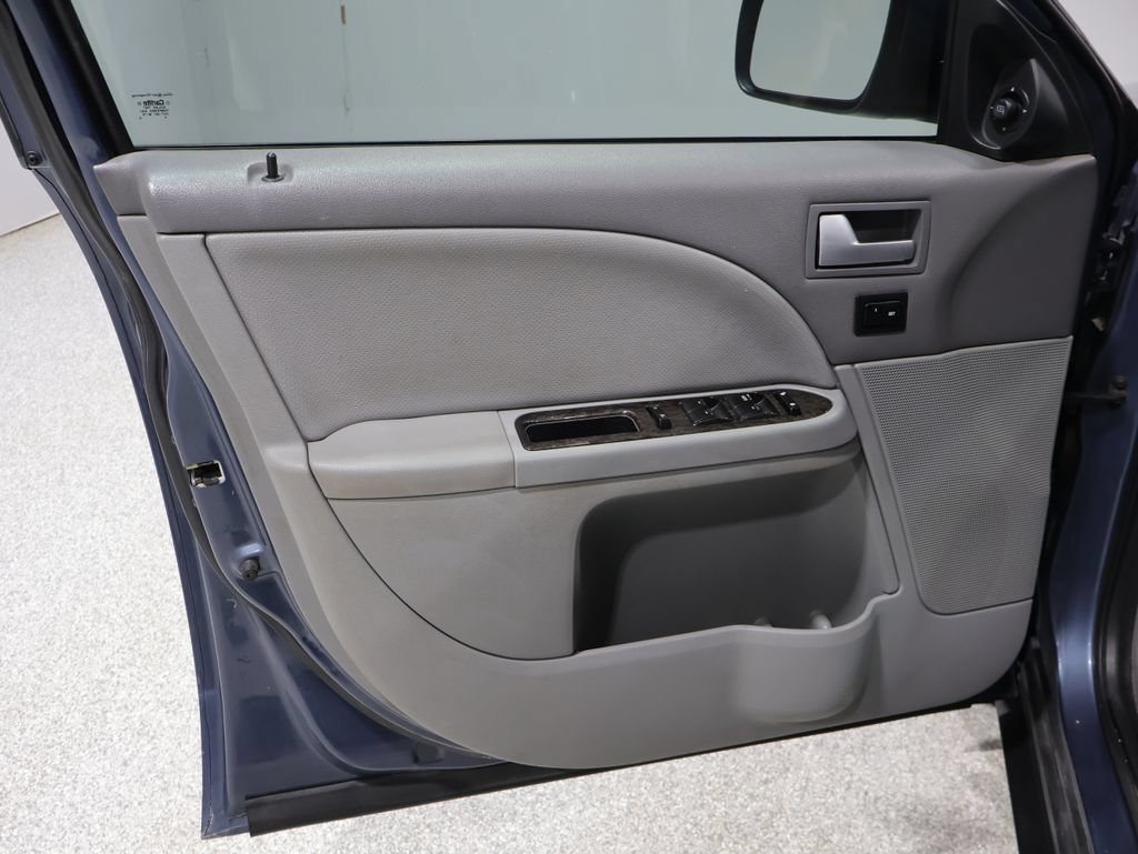 Used 2005 Mercury Montego Premier FWD image 13